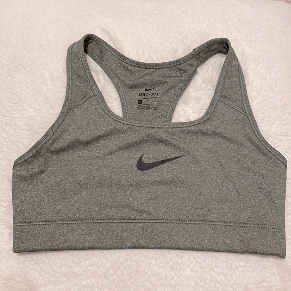 NIKE women's sports bra size small